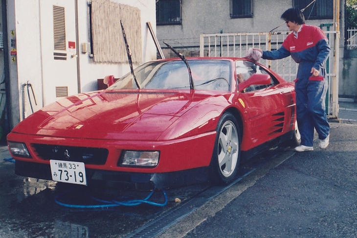 筆者のかつての愛車「フェラーリ348tb」。