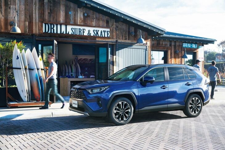 ファッションやスタイルに関する感度が高い方々の間でも、ひと目ぼれで購入されることがままあったという先代「RAV4」。6代目となる新型に、そうしたデザインのパワーはあるのだろうか？