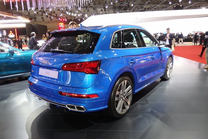 アウディSQ5