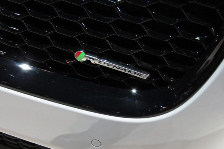 ジャガーEペース