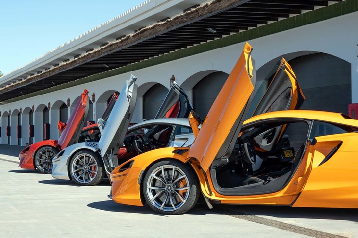 「アルトゥーラ」のボディーカラーは全15色。別途、マクラーレン・スペシャル・オペレーションズ（MSO）が自由なカラーオーダーシステムを提供している。