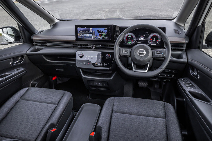 セレナe-POWERハイウェイスターVプロトタイプ（インストゥルメントパネル）