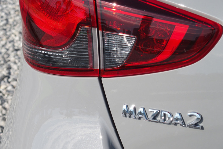 マツダ2 XDスポルト＋（海外仕様車のリアのエンブレム）