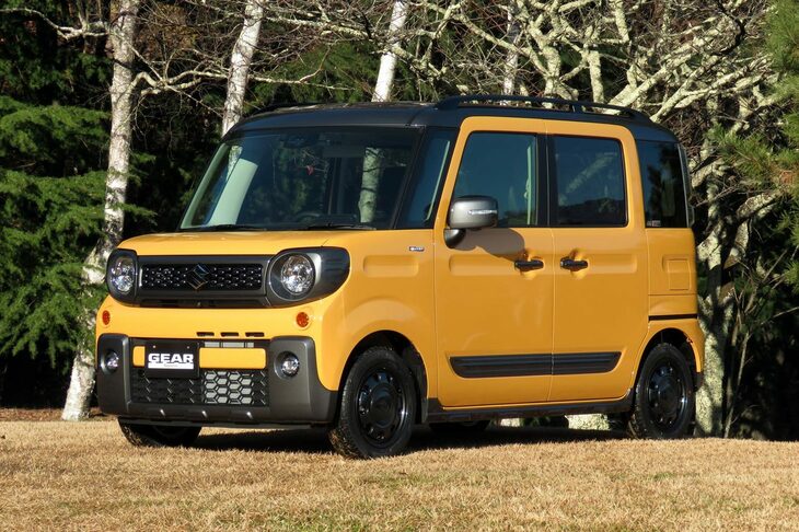 クロスオーバーSUV風デザインを持つ「スズキ・スペーシア ギア」。2018年末に発売されたこのジャンルのパイオニアだ。