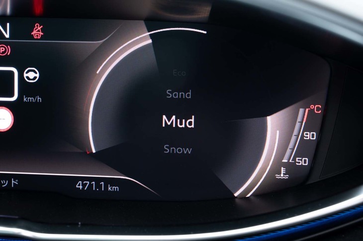 選べる走行モードは「エコ」「ノーマル」「スポーツ」に「アドバンストグリップコントロール」の「サンド」「マッド」「スノー」を加えた全6種類。