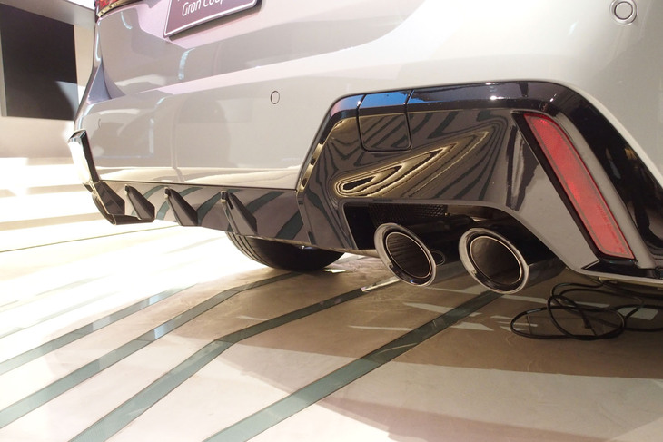 M235i xDriveグランクーペ（エキゾーストフィニッシャー）