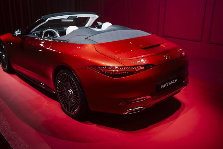 マイバッハSL680モノグラムシリーズ（リアビュー）