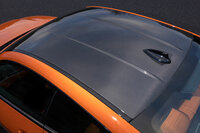 「M3セダン」と「M4クーペ」では、軽量化のためルーフがカーボン製となる。