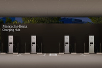 MBHPCJの充電拠点では、358kWhの大容量蓄電池と、2口の充電ケーブルがセットになった最大出力150kWの超急速充電器が、一拠点あたり2台（計4口）ずつ設置される予定。