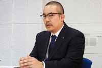 スズキ 商品・原価企画本部 四輪デザイン部 エクステリアデザイン課の琴田克也氏。