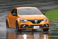 「ルノー・メガーヌ」にファン待望の高性能モデル「ルノースポール」登場