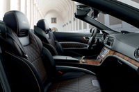 シートやトリムはタンドラブラウンパールとブラックのコンビネーション。