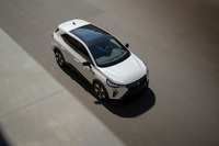 三菱が欧州で新型「グランディス」を発表　便利な車内空間が特徴のコンパクトSUVの画像