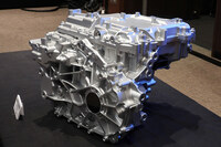 スズキが独自に開発を進めている、軽量小型のeアクスル。スズキでは2025年にEVの市場投入を開始する予定だが、こちらは「その後の世代のモデルに搭載する予定のもの」とのこと。