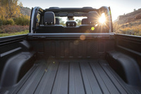 ボディー後部に設けられたデッキ（荷台）。最大積載量は250kg。