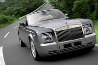 「ロールス・ロイス・ファントム」シリーズ、装備と価格を見直し