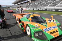 オープニングイベントでは、寺田陽次郎氏のドライブする「787B」を先頭に、毛籠社長兼CEOをはじめとするマツダの役員が歴代の「ロードスター」を運転して登場した。