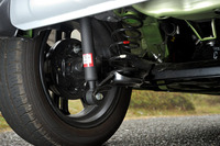 「アクティバ」では足まわりの変更や165/60R15サイズのタイヤの採用により、「スタイル」や「スポーツ」より最低地上高が30mm高められている。