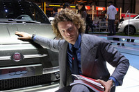 ラポ・エルカン。欧州でカスタムメイドのフェラーリに乗る姿がたびたび目撃されている。2009年ジュネーブショーにて

