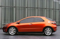 ホンダ、“超”ワイド＆ローのニュー「シビック」【ジュネーブショー05】の画像