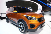 「ヒュンダイi25」