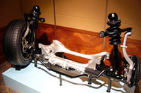 
	新型クラウンのフロントサスペンション
	 