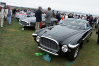 「フェラーリ・グランド・ツーリング」クラス2位の「フェラーリ212インテル ヴィニャーレ クーペ」（1952年）は、さすがの素晴らしいコンディション。フィンの付いた“ジェット世代”のスタイリング、黒と緑に塗り分けられたボディーが魅力的だ。