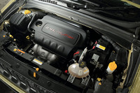 「レネゲード」のFFモデルが1.4リッターターボを採用するのに対して、「トレイルホーク」は2.4リッター直4「マルチエア」エンジンを搭載。最高出力175ps、最大トルク23.5kgmを発生する。