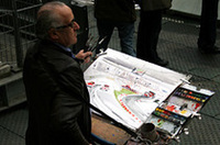 会場にはレースの様子を描く画家の姿も（大会オフィシャル？）。