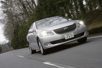 プリクラッシュセーフティシステムは、前方のみならず、斜め前方の車両も検知できるようになり、安全性がさらに向上した。