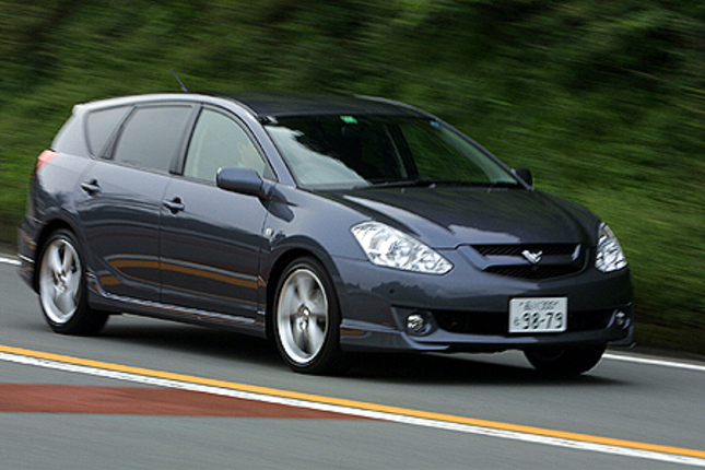 【スペック】全長×全幅×全高＝4510×1740×1445mm／ホイールベース＝2700mm／車両重量＝1310kg／駆動方式＝FF／2リッター直4DOHC16バルブ（152ps／6000rpm、20.4kgm／4000rpm）／車両本体価格＝212.0万円（テスト車＝250.9万円）