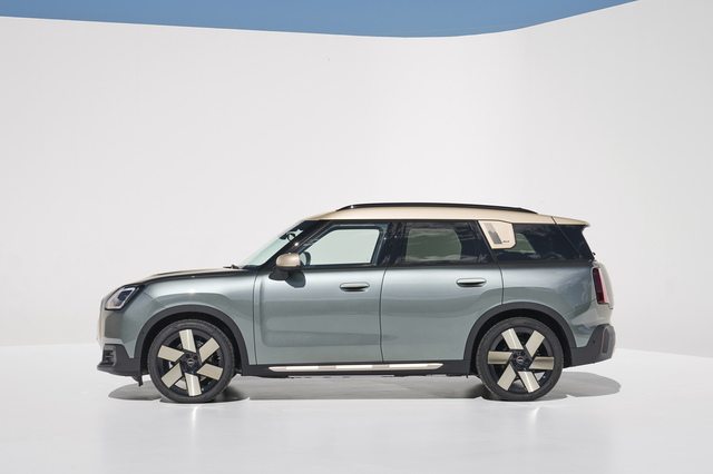 MINIクロスオーバー」から改名 新型「MINIカントリーマン」が上陸
