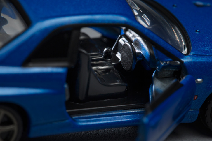 車内には、フルスケール300km/hの専用スピードメーターが装備されていた。（写真＝郡大二郎）