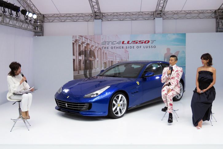 東京・代官山で催された発表会では、俳優の伊勢谷友介氏とモデルのクリスウェブ佳子さんによるトークショーも行われた。