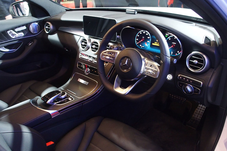 メルセデス・ベンツC220dステーションワゴン ローレウスエディション