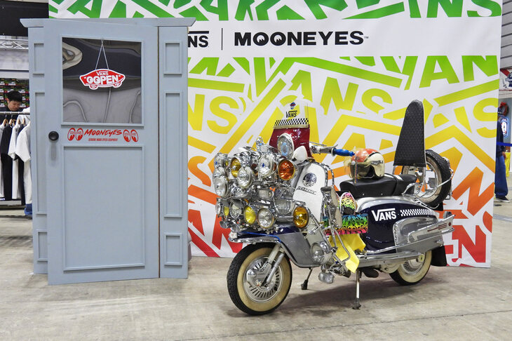 ほかにも「ヨコハマホットロッドカスタムショー」には、さまざまなカスタムバイクが出展されていた。こちらはモッズスタイルのランブレッタのスクーター。