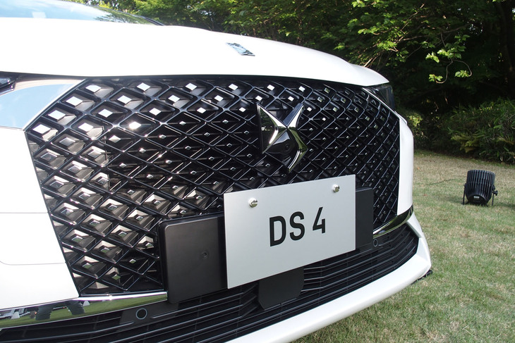 DS 4リヴォリPureTech（フロントグリル）
