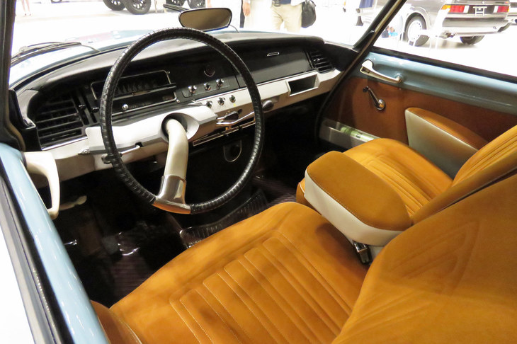 シトロエンID19ファミリアーレ（1968年）／アウトニーズ