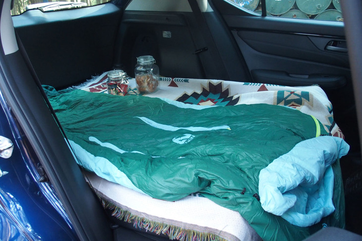 ホンダWR-V Z＋ブラックスタイル（オプションのラゲッジボードを装着した荷室）