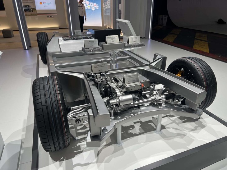 フロント側から見たEVプラットフォーム