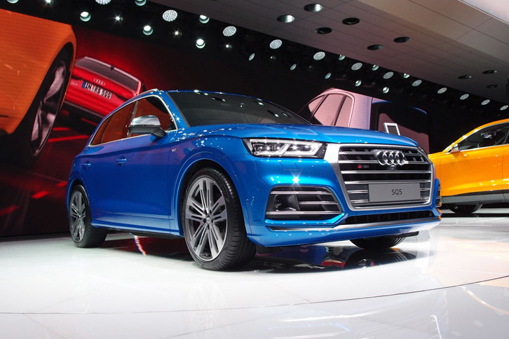 アウディSQ5