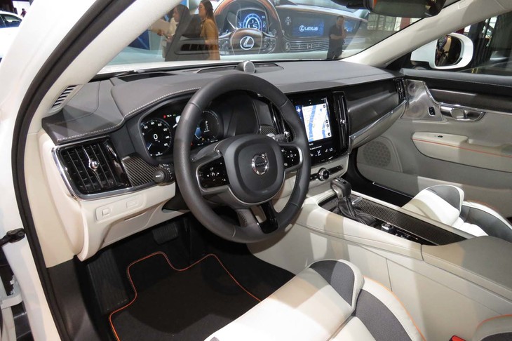 ボルボV90クロスカントリー オーシャンレースエディション（インテリア）