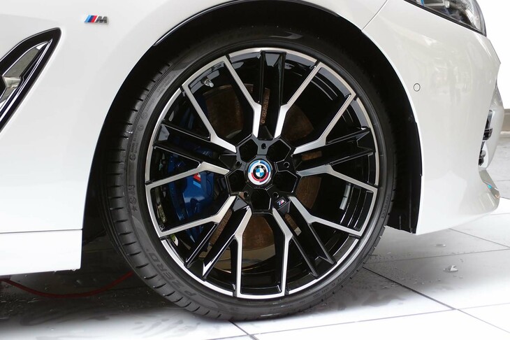 BMW 840d xDriveグランクーペ エクスクルーシブMスポーツ（フロントホイール）