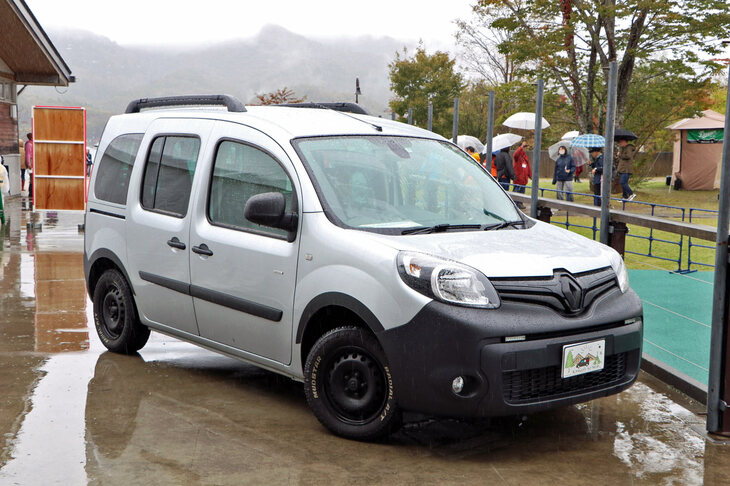 MCとして参加していた安田大サーカスの団長安田さんの愛車も展示。MT派ということもあり、2代目の特別仕様車「カングー リミテッド ディーゼルMT」を愛用している。