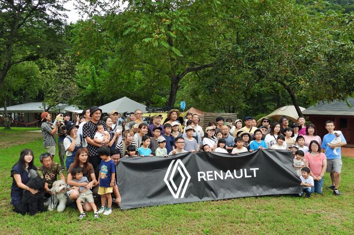 そうこうしているうちに、開会式……と表するにはややのほほんとした、ゆるい全体あいさつがスタート。まずは皆で記念撮影。