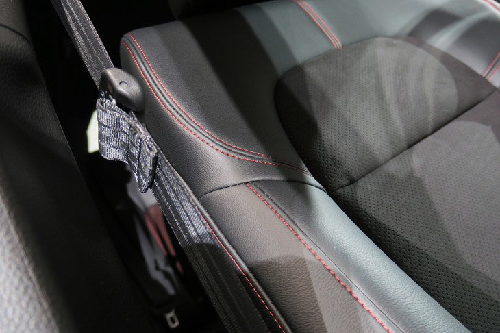 ホンダ・シビックEX（レッドステッチ）