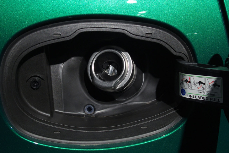 アルファ・ロメオ・トナーレ（給油口）