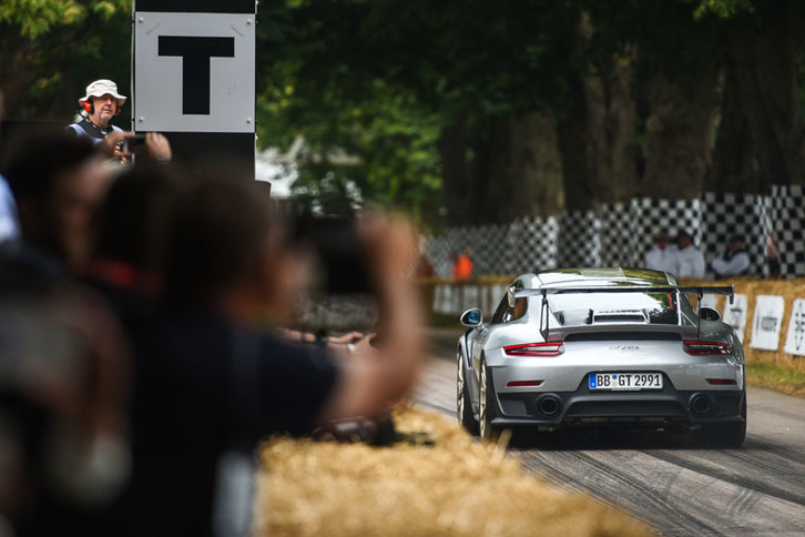 「ポルシェ911 GT2 RS」