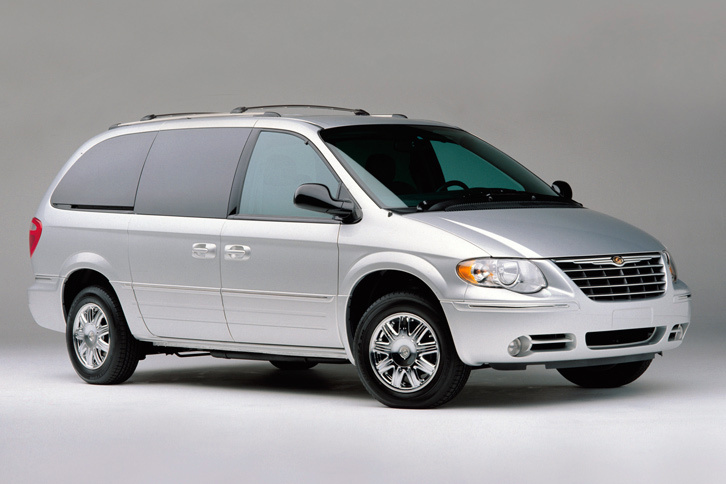 クライスラーのミニバン「タウン＆カントリー」は、日本では「ボイジャー／グランドボイジャー」の名前で3世代にわたって販売された。