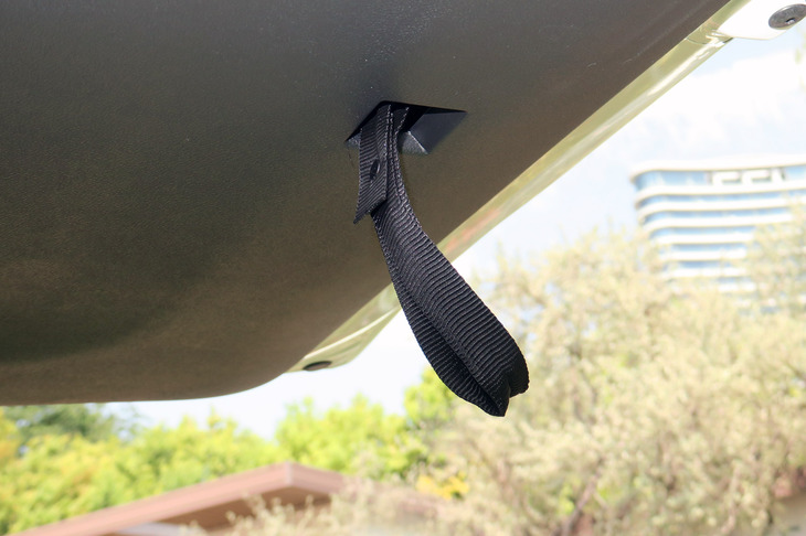 フィアット・ドブロ（テールゲートストラップ）